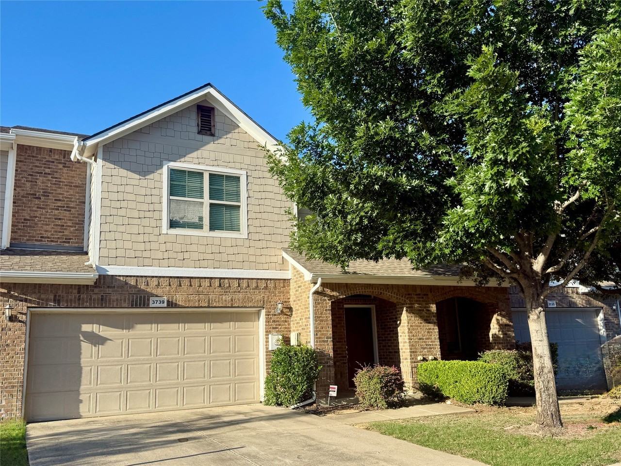 3739 Venice Dr
