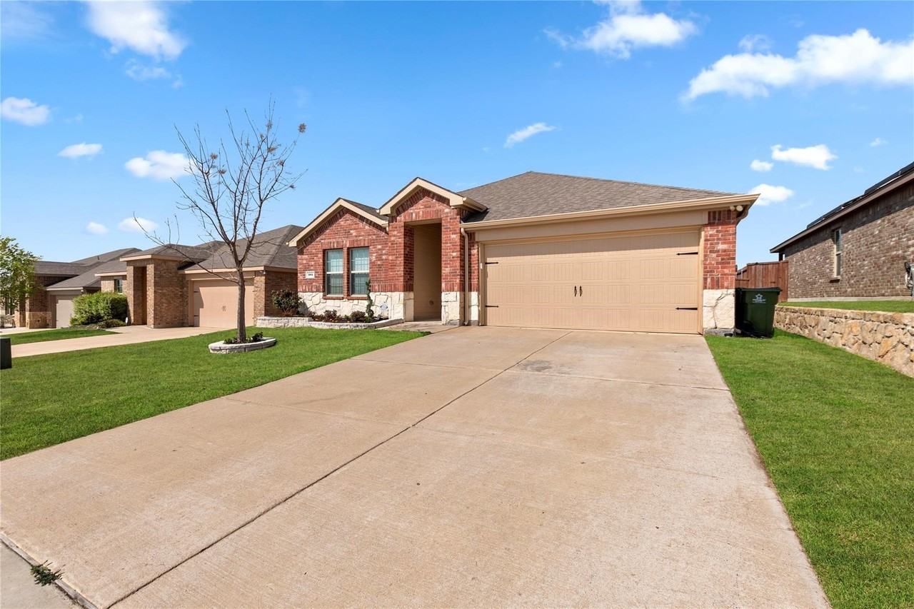 985 Alton Dr - Photo 3 of 24