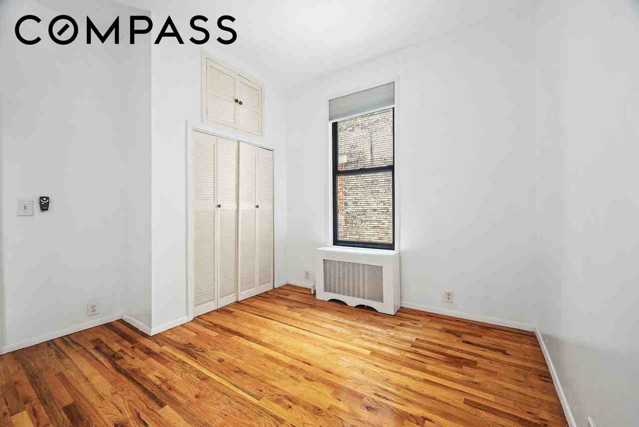 862 W End Ave #2R - Photo 2 of 8