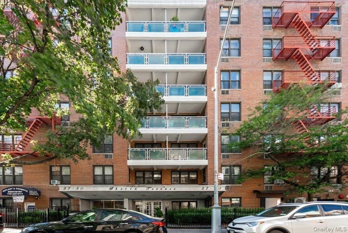 3730 73rd St #1D - Photo 4 of 16