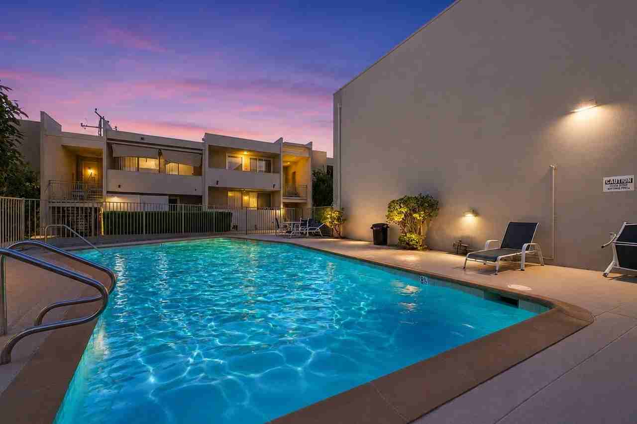 Commodore Apartments - Photo 3 of 13