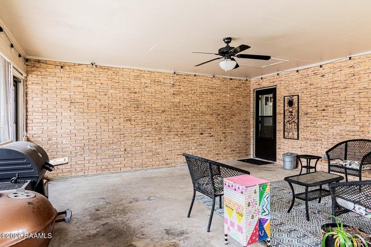 1055 Eddie Ray Rd - Photo 5 of 26
