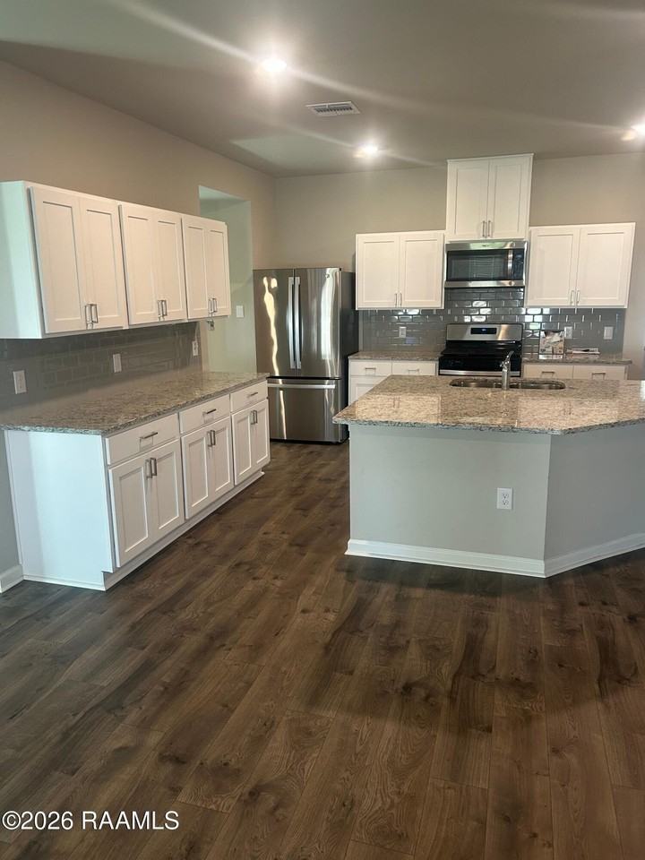 514 Schooner Bay Dr - Photo 2 of 12
