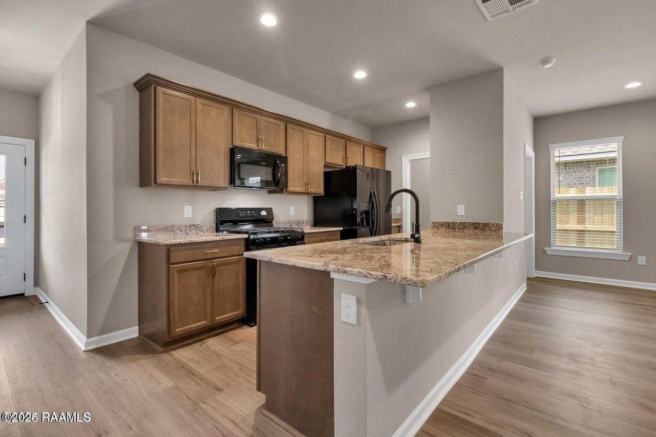 111 Segovia Way - Photo 3 of 23