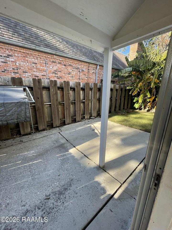 108 Ray Ave - Photo 2 of 14