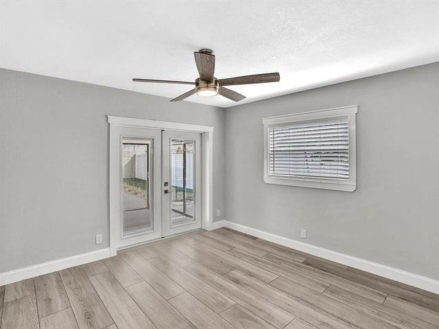 541 Northeast 18th Street - Photo 2 of 8