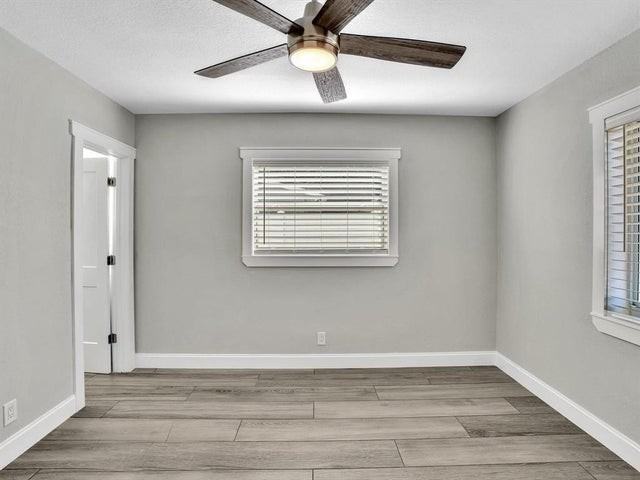 541 Northeast 18th Street - Photo 6 of 8