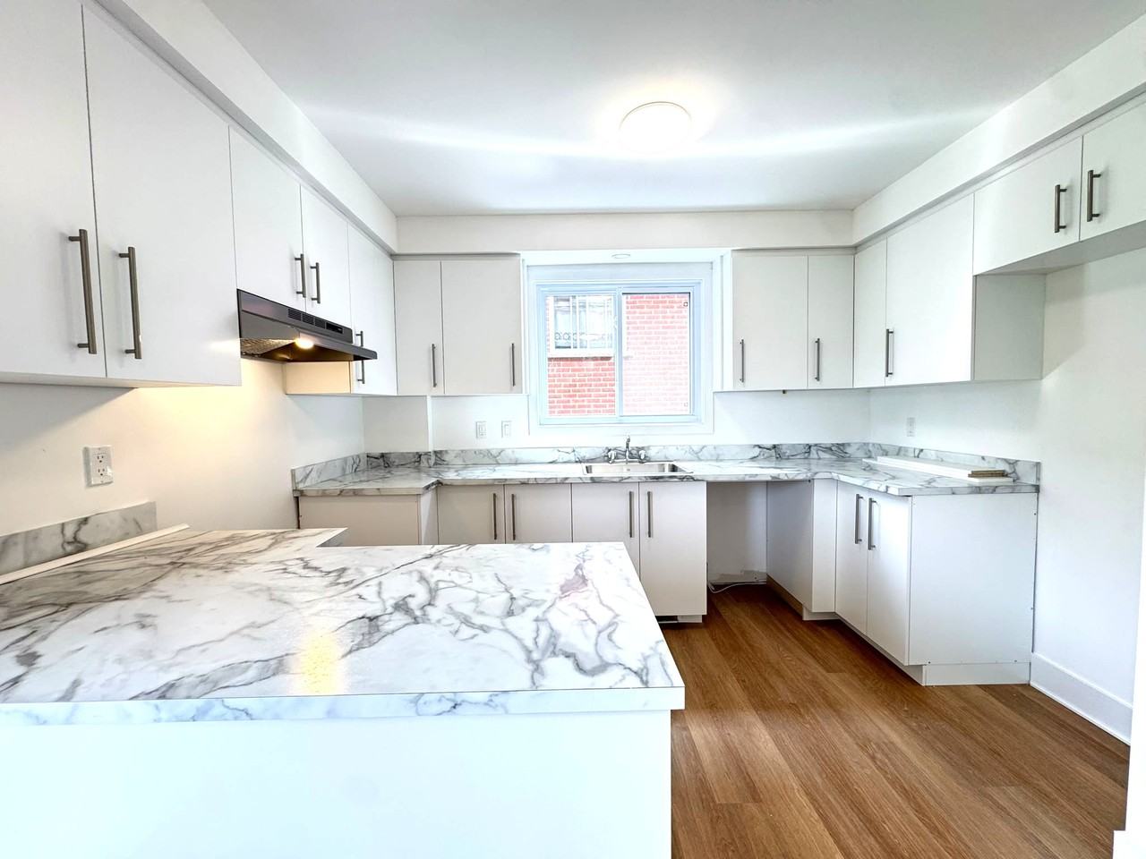 11815 Avenue Désy - Photo 3 of 12