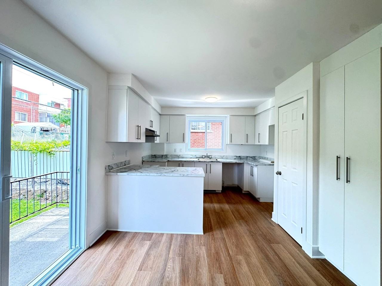 11815 Avenue Désy - Photo 5 of 12
