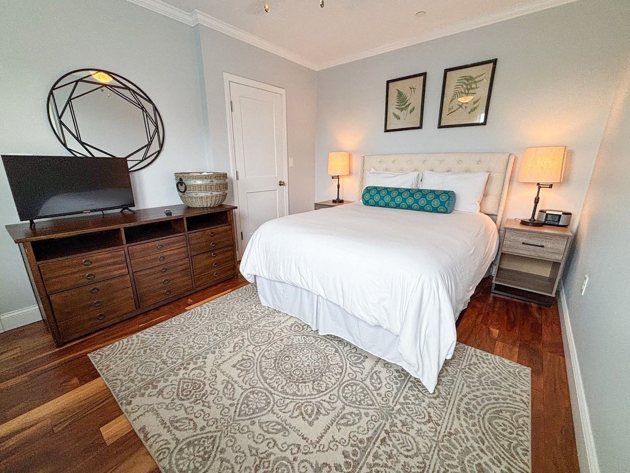1008 Tremont St #1237934P - Photo 5 of 13