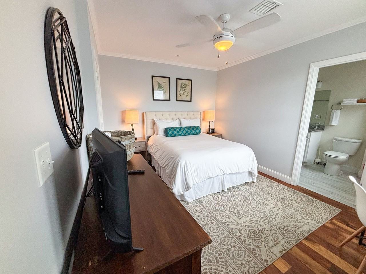 1008 Tremont St #1237934P - Photo 6 of 13