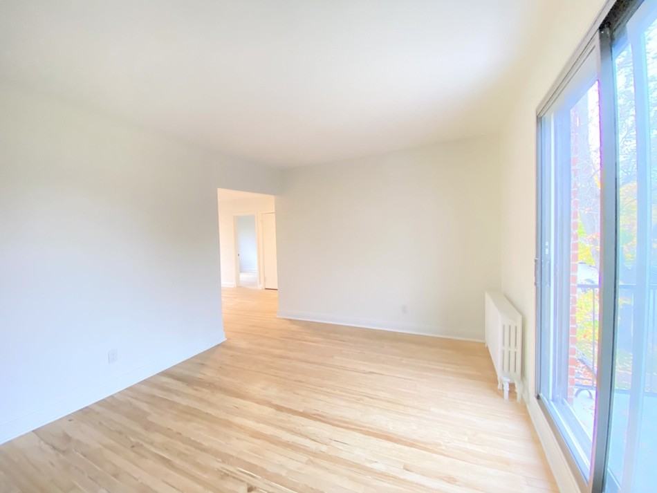 9402 Avenue De Chateaubriand - Photo 6 of 20