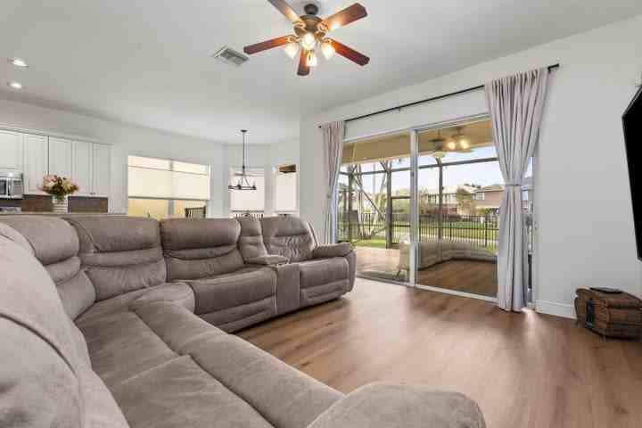 11065 Stone Creek Street - Photo 4 of 8