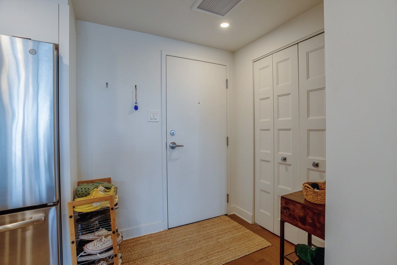 5400 Av Henri-Julien - Photo 4 of 37