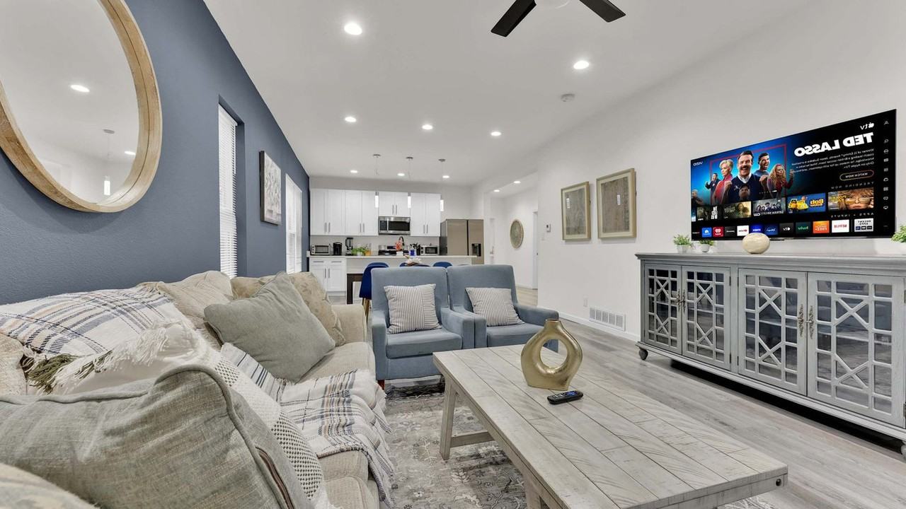 1113 N Bishop Ave #1075552P - Photo 3 of 30