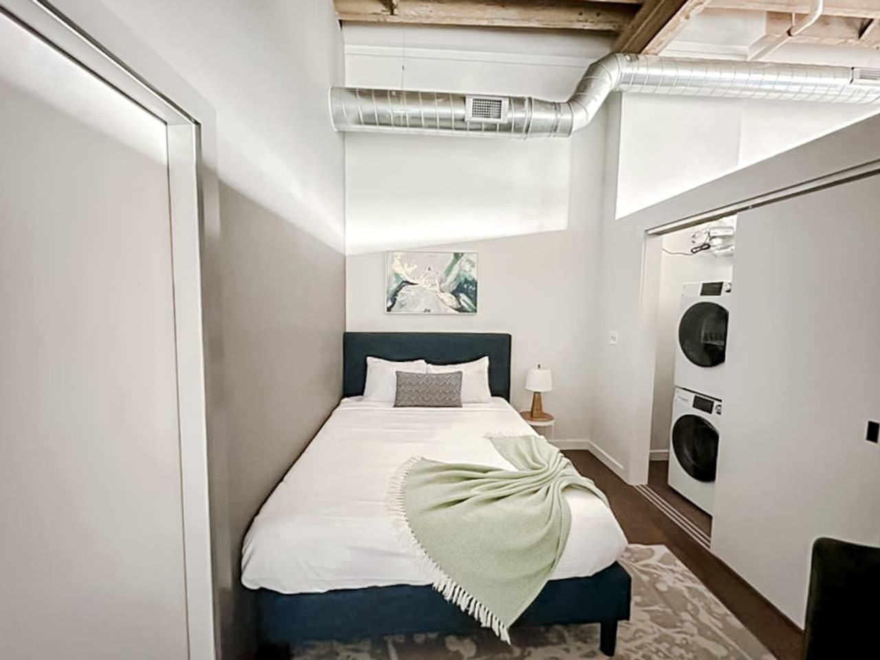 403 West 4th Street North - Photo 6 of 21
