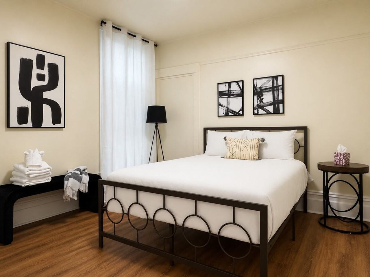 627 22nd St #1538075P - Photo 3 of 50