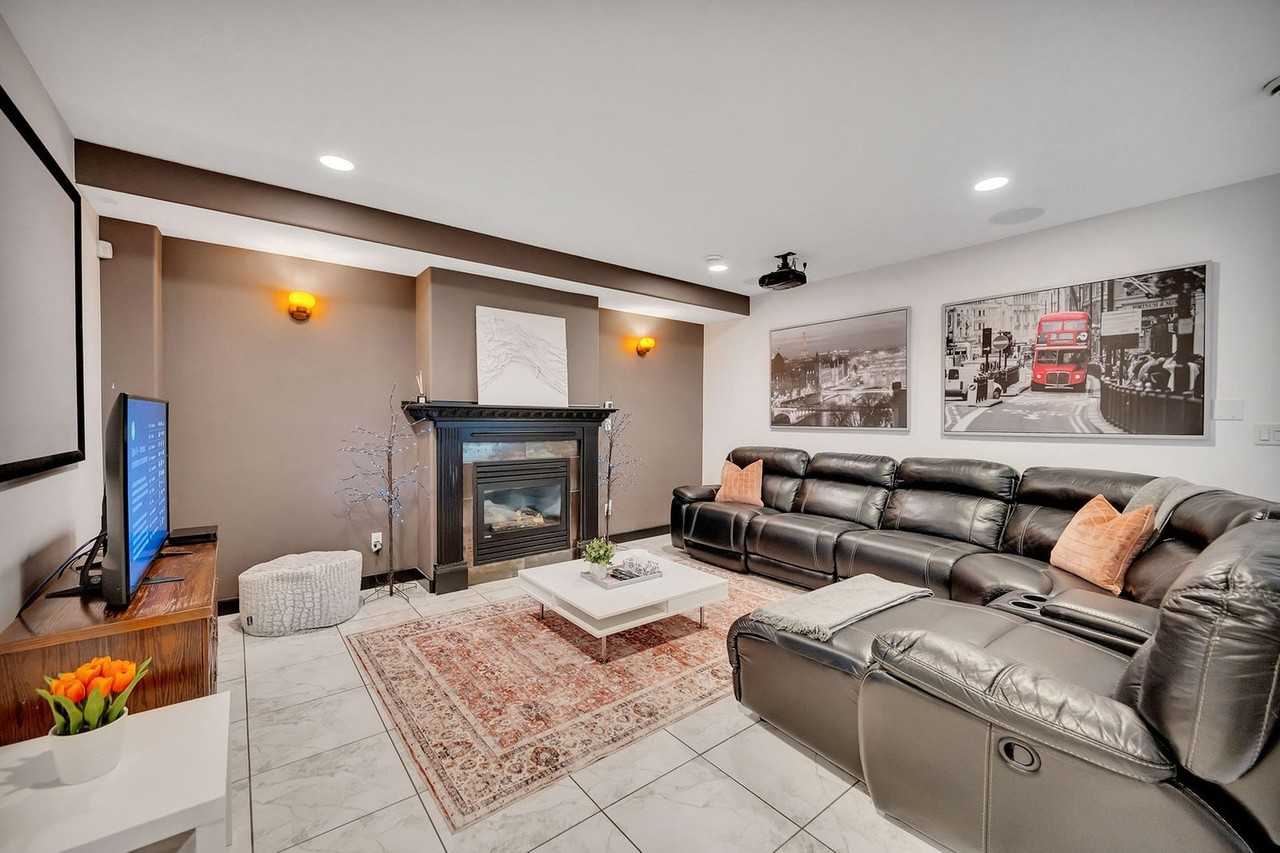 352 Summerside Cove Sw #1564619P - Photo 3 of 50