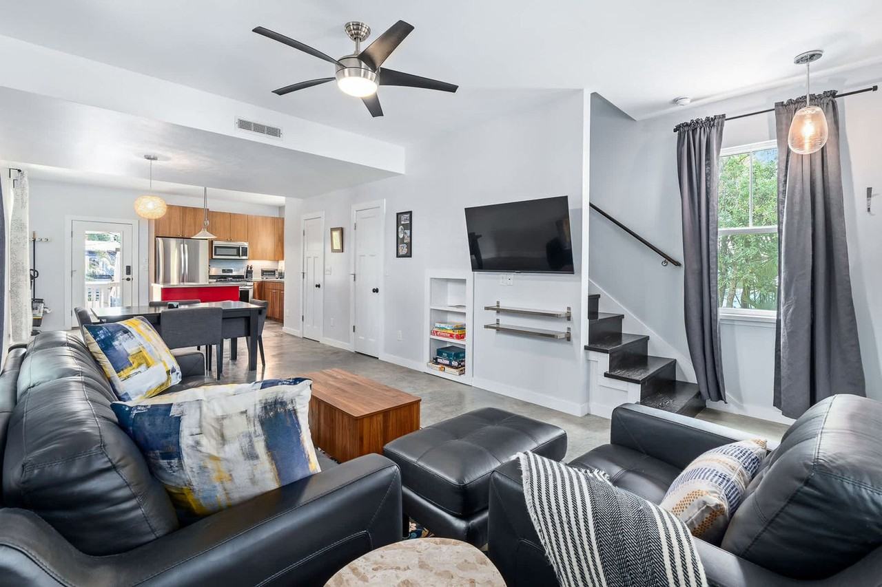 171 Twine St #1568459P - Photo 3 of 50