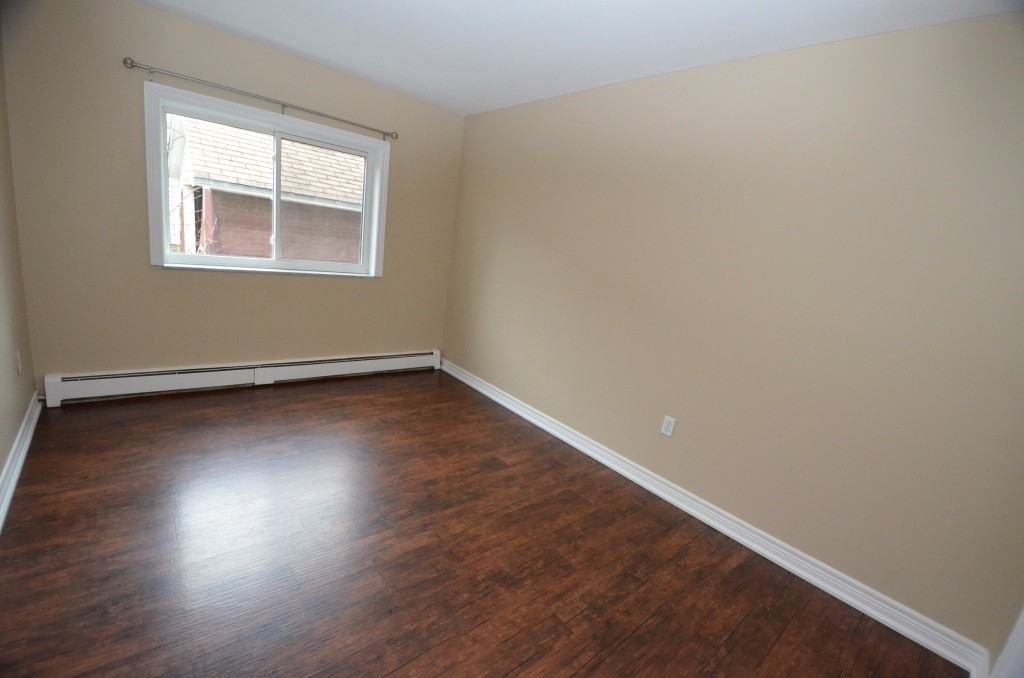 245 Niagara Street #2 - Photo 5 of 20