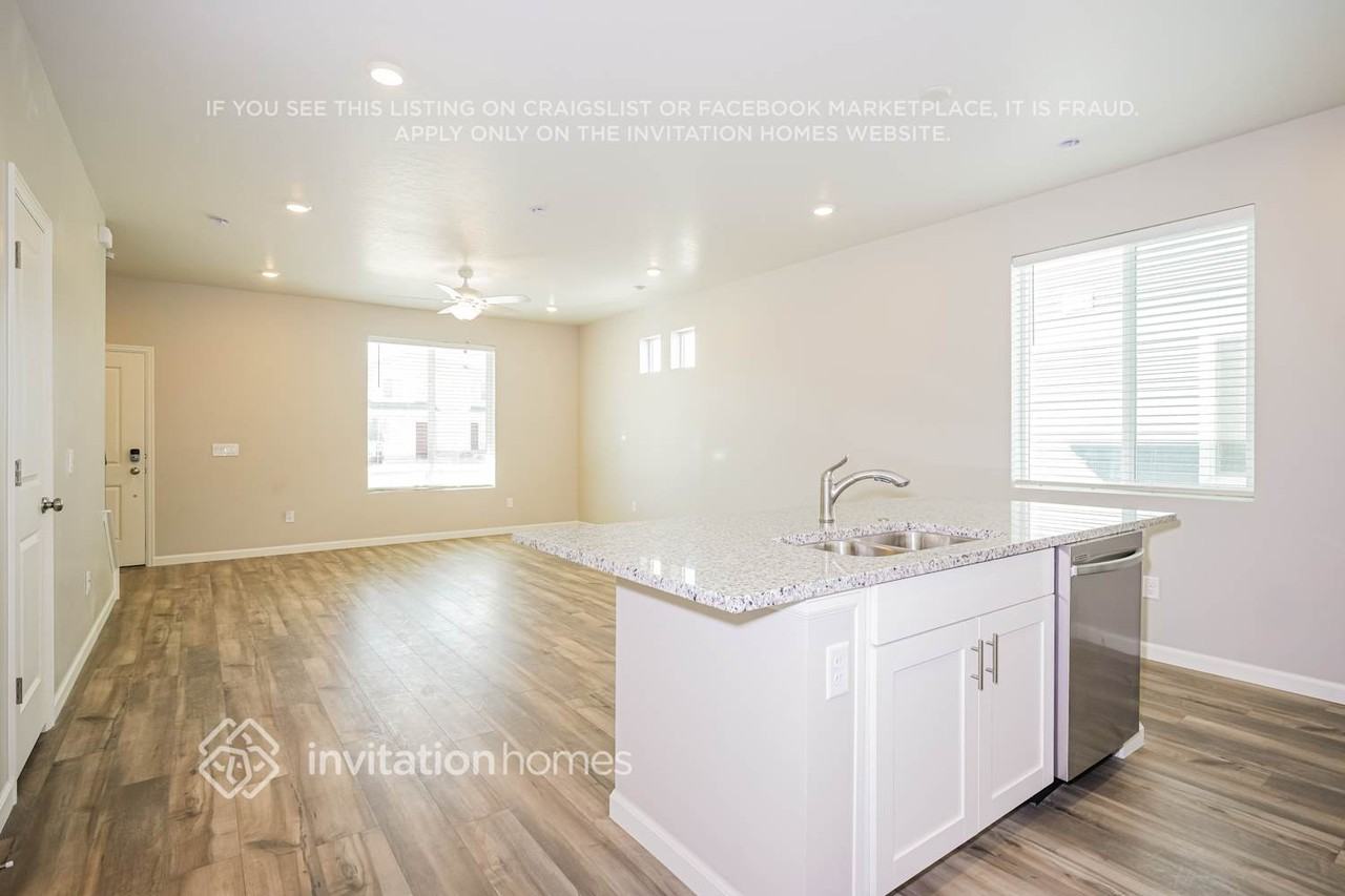 30 N Riverside Dr - Photo 7 of 17