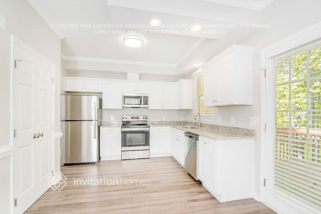 1612 Nesfield Pl - Photo 6 of 29