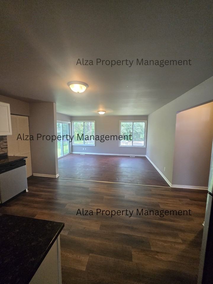 828 Poplar Ln #1 - Photo 3 of 21