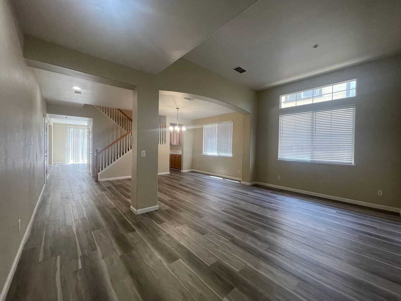 836 Shasta Daisy Dr - Photo 4 of 38