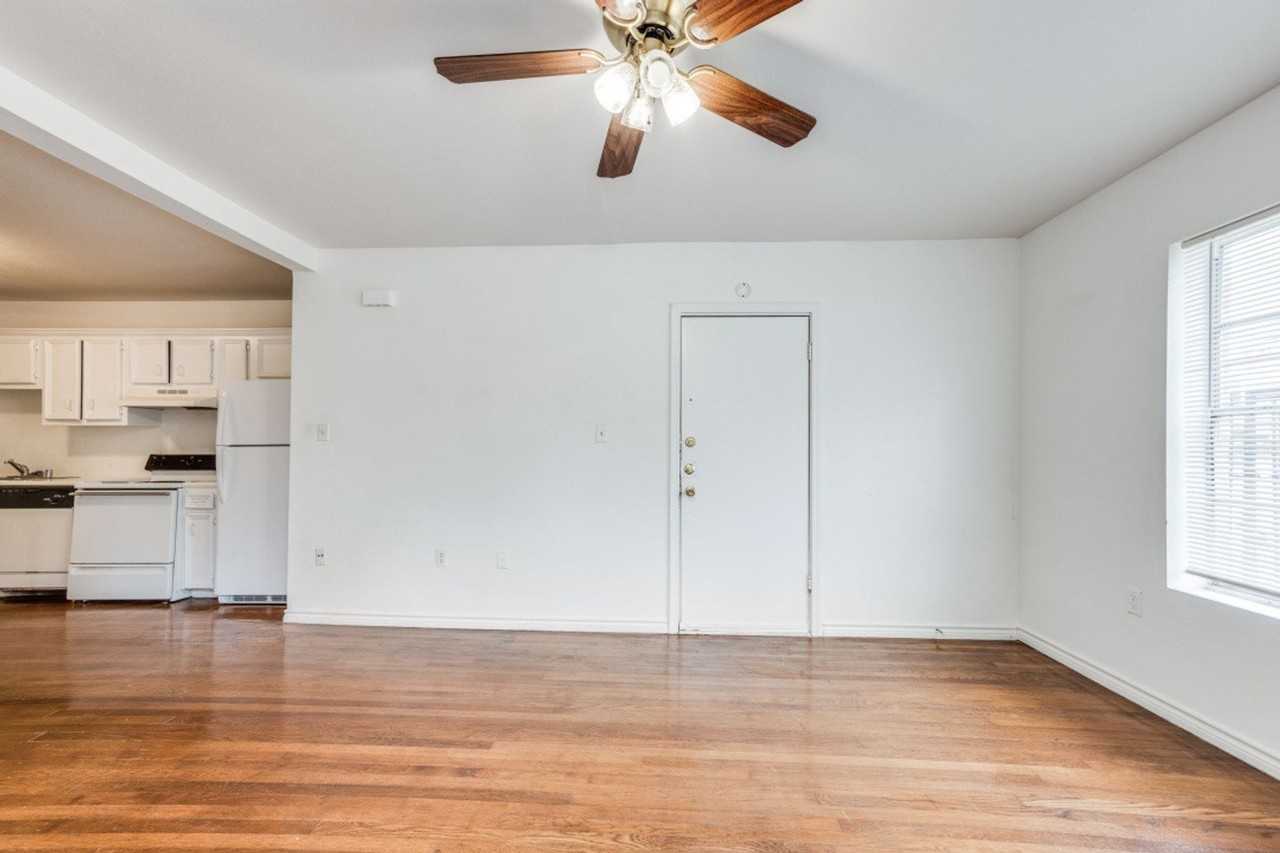 519 W Main St #3 - Photo 4 of 12