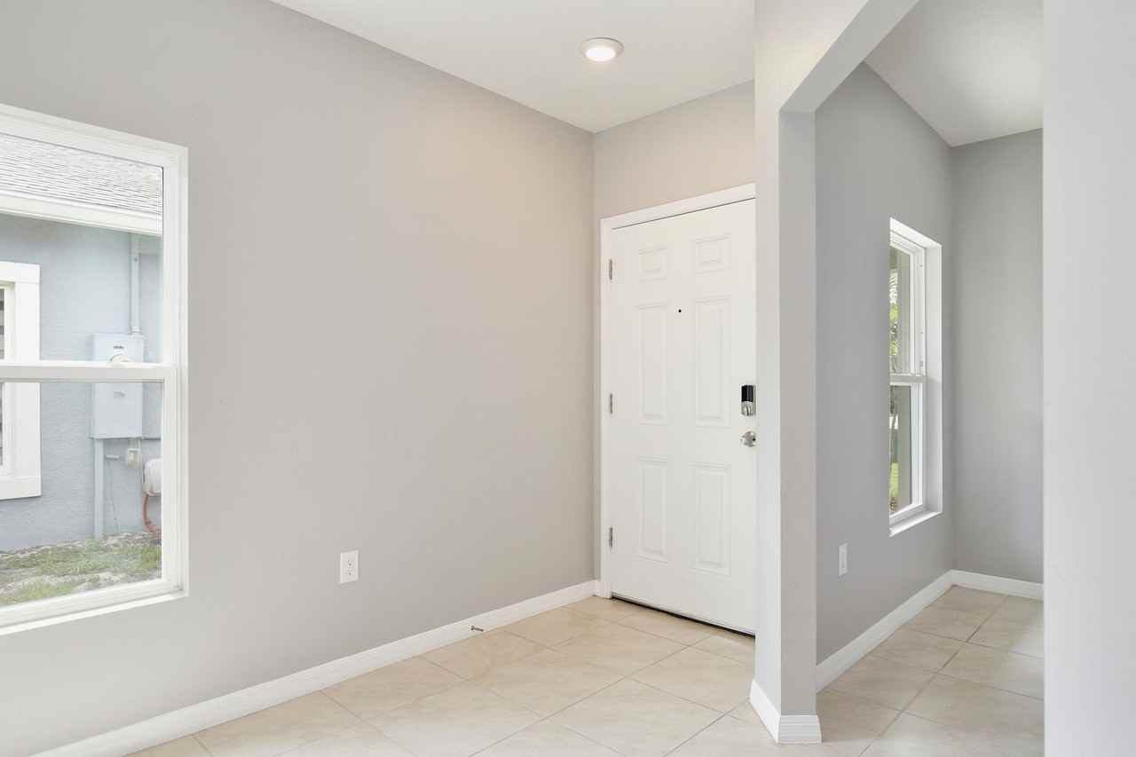 2694 Sunkissed Dr - Photo 3 of 42
