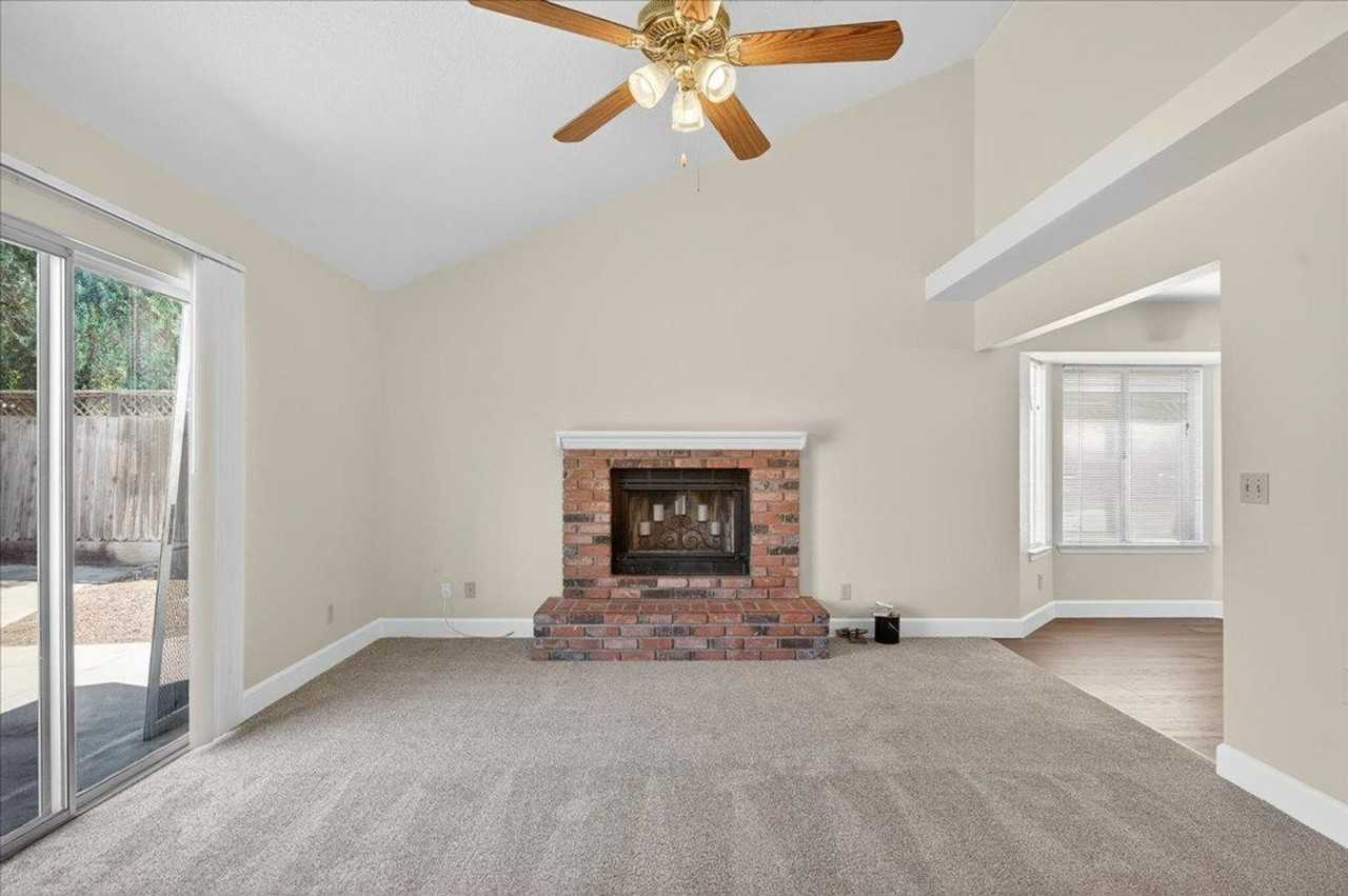 2176 E Decatur Ave - Photo 4 of 25
