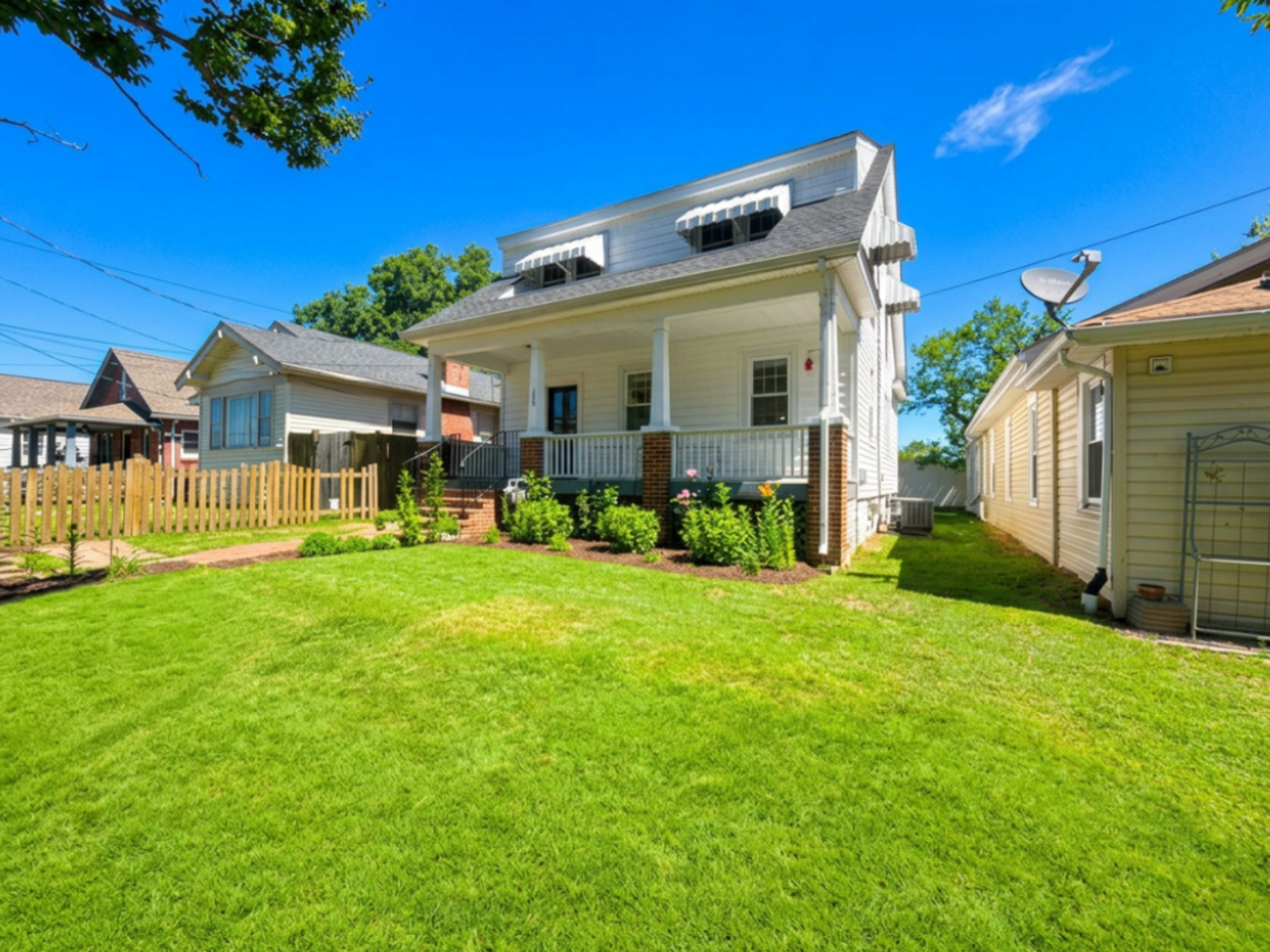 209 4th Ave - Photo 2 of 47