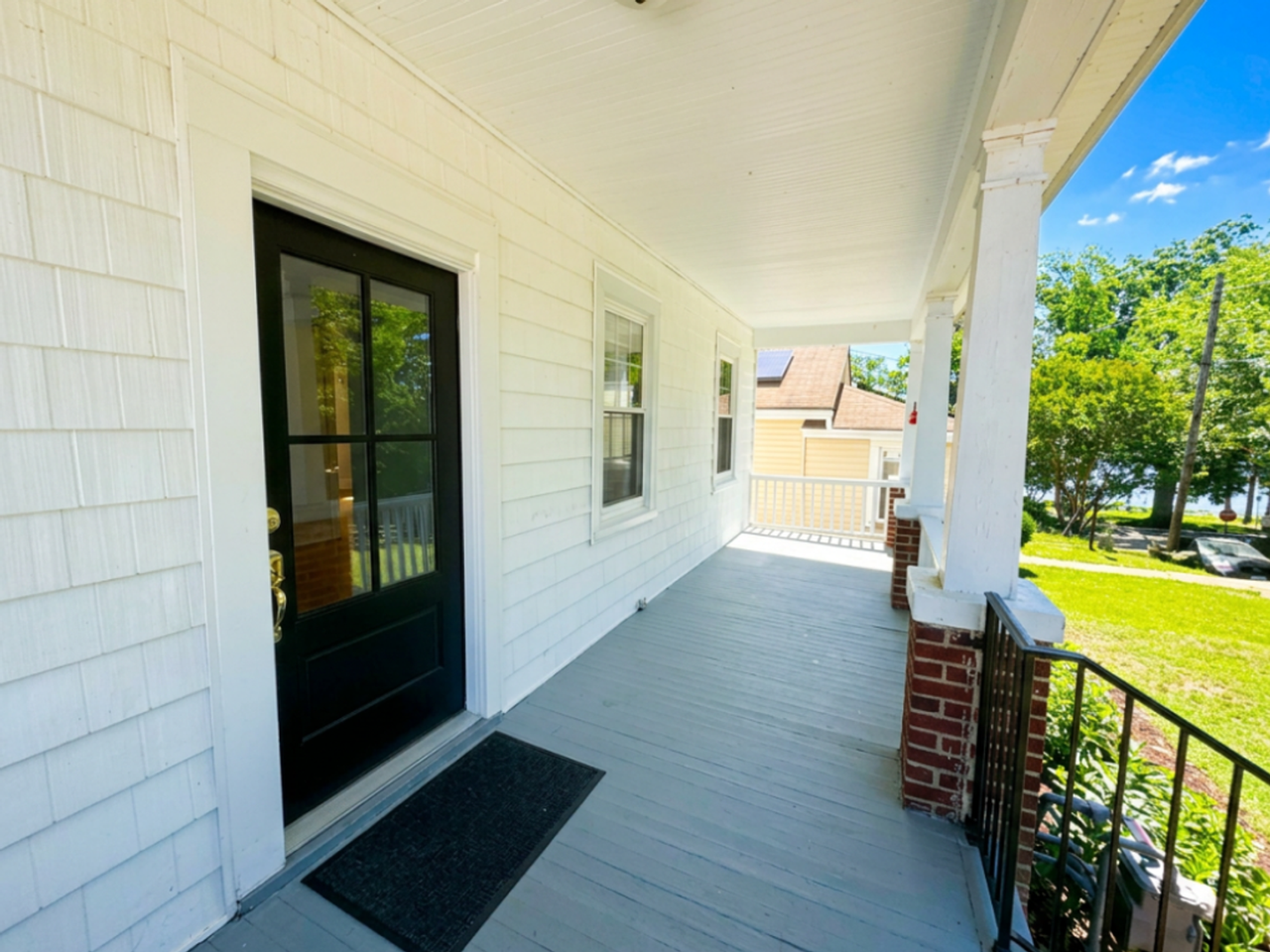 209 4th Ave - Photo 5 of 47