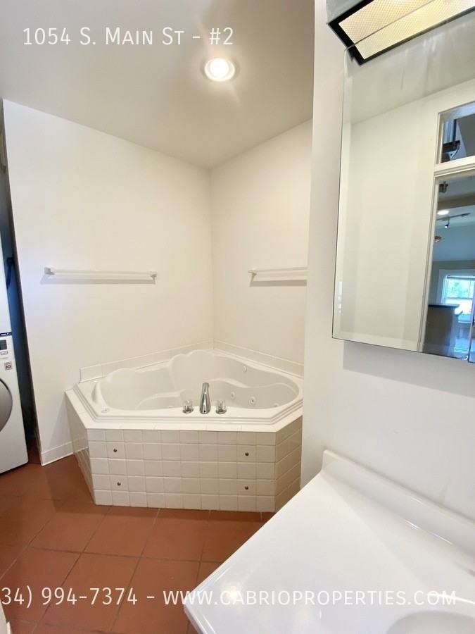 1054 S. Main - Photo 2 of 19