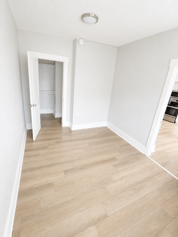 1703 Broadway Avenue #203 - Photo 4 of 5