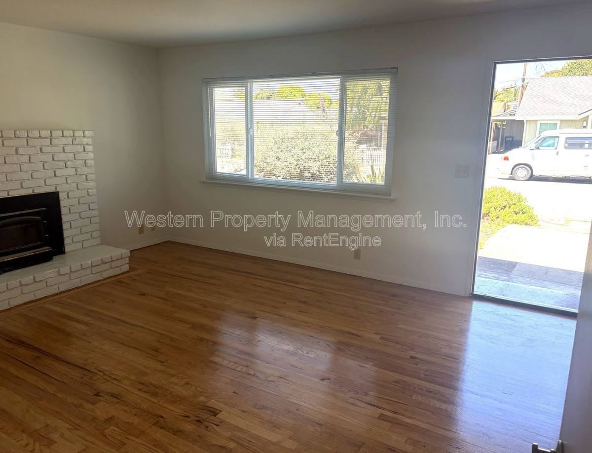 4610 Garnet St - Photo 2 of 10