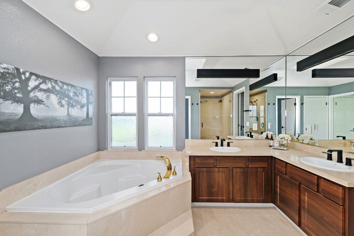 110 Mill Rd - Photo 4 of 22