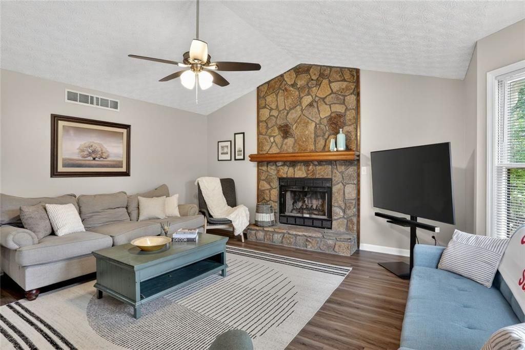 2562 Kennesaw Springs Ct Nw - Photo 4 of 25
