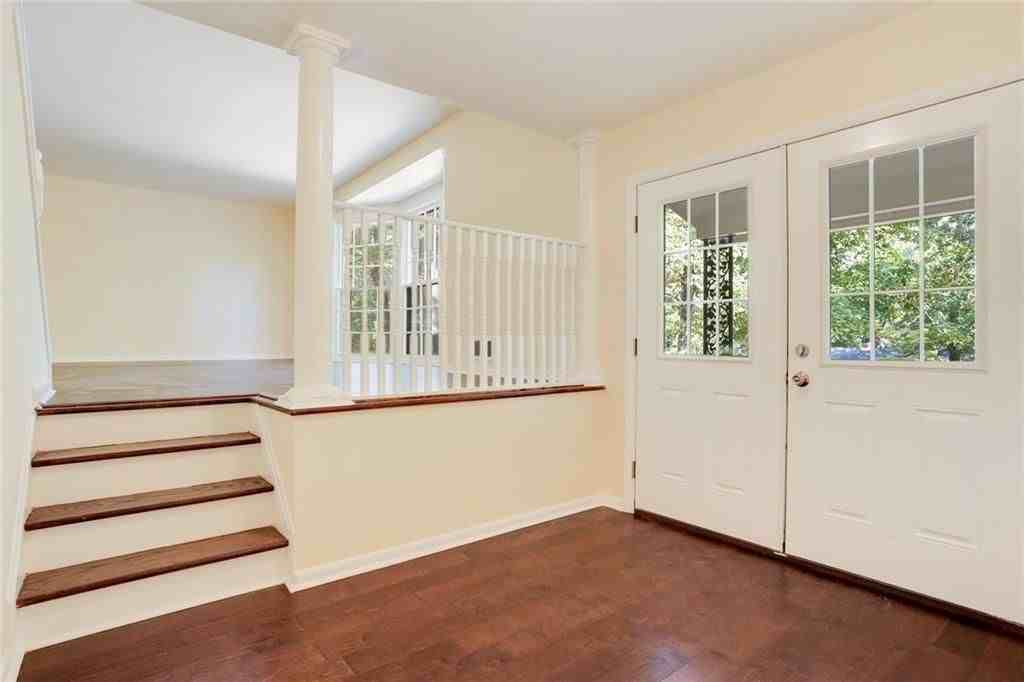 2270 Shawnee Trl - Photo 3 of 22