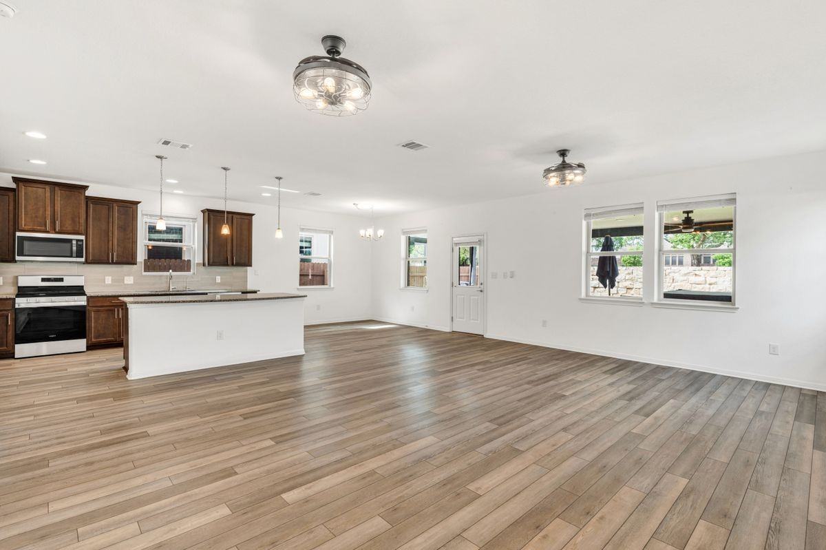 104 Turkey Creek Ln - Photo 6 of 44