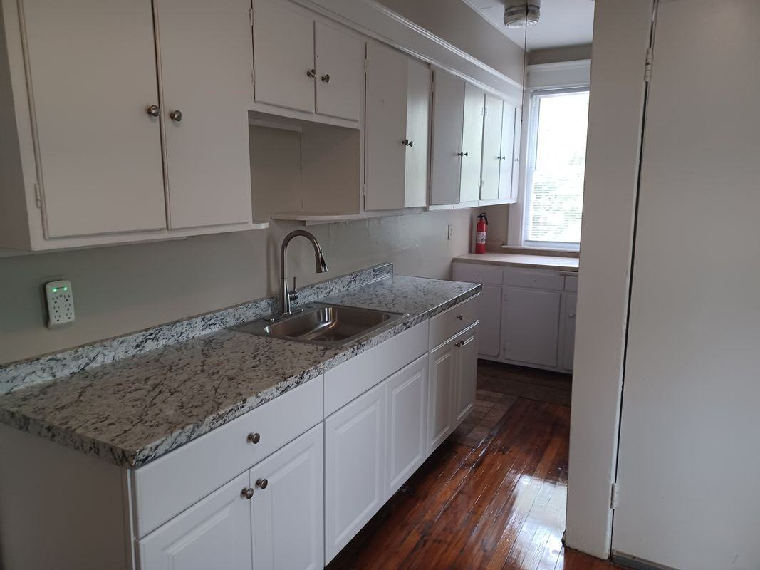 37 Fairfield St - Photo 4 of 16