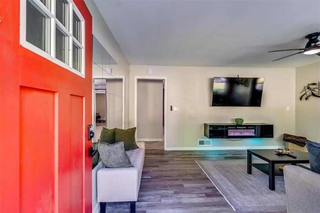 3482 Scenic Dr - Photo 3 of 31