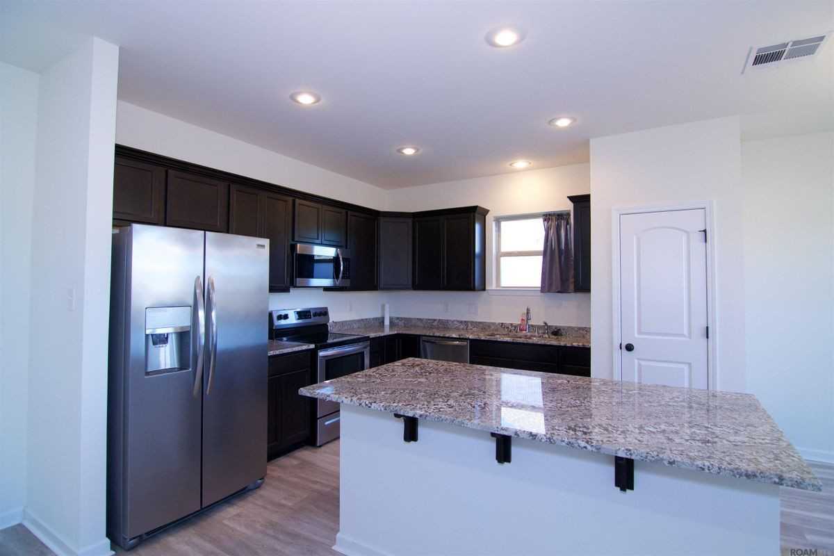 41734 Shallow Bend Dr - Photo 2 of 18