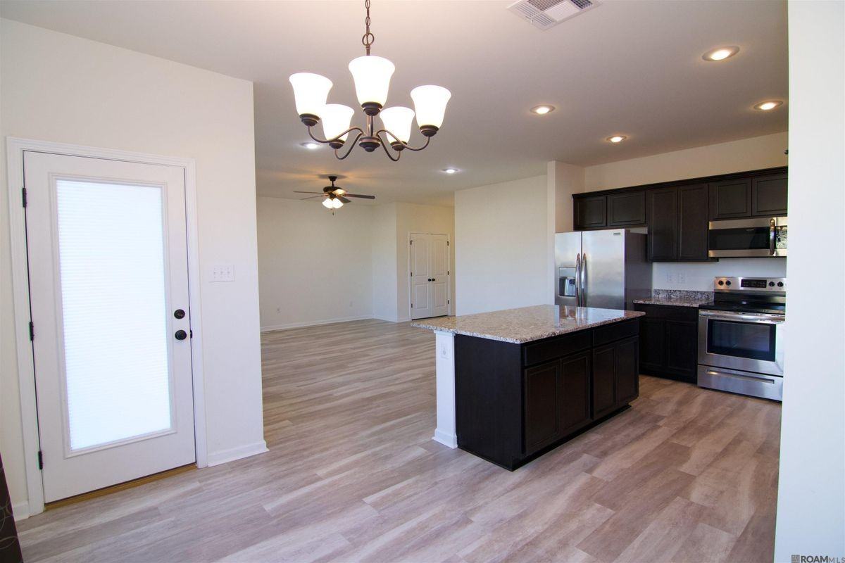 41734 Shallow Bend Dr - Photo 4 of 18
