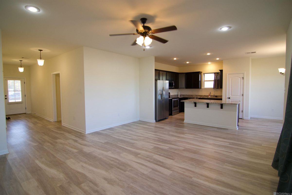 41734 Shallow Bend Dr - Photo 5 of 18