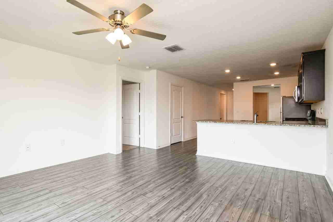 417 Kensington View Dr - Photo 5 of 17