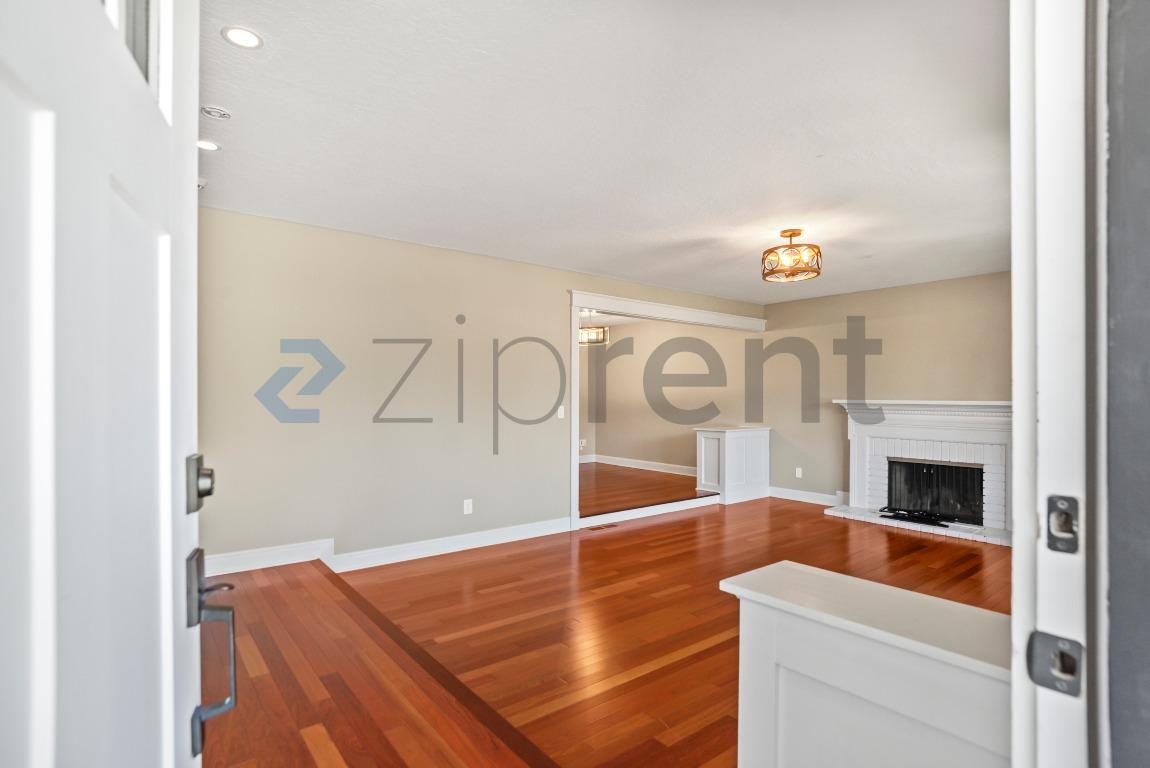 335 Barrow Ct - Photo 5 of 42