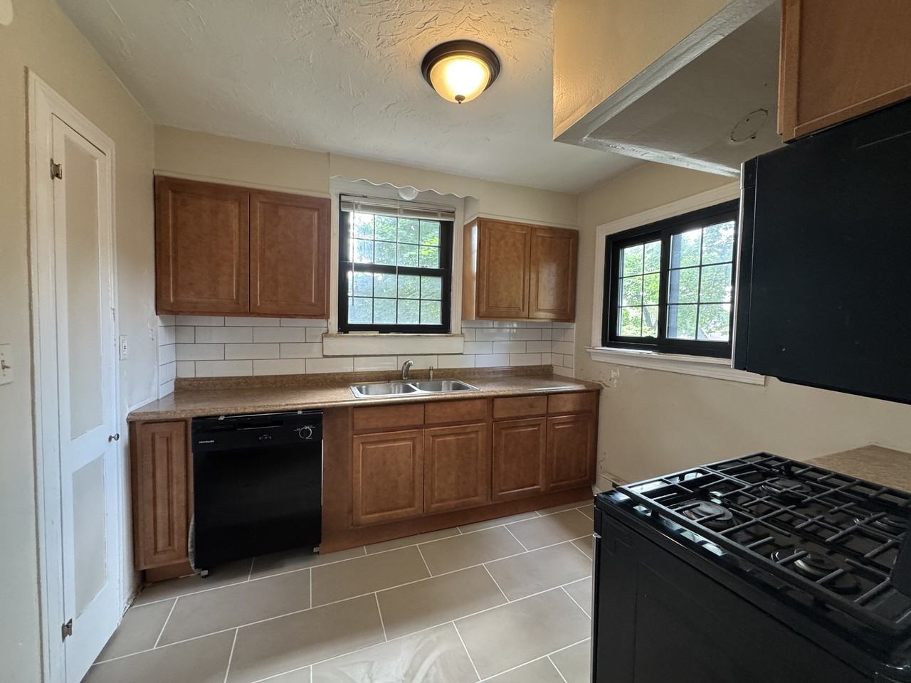 17920 Winslow Rd #2 - Photo 3 of 13