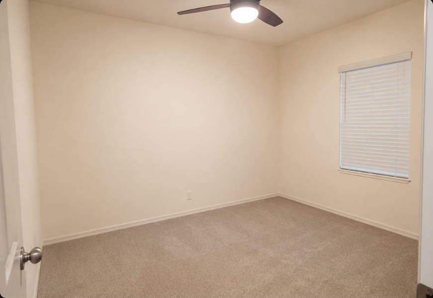 216 W Tropical Dr - Photo 5 of 9