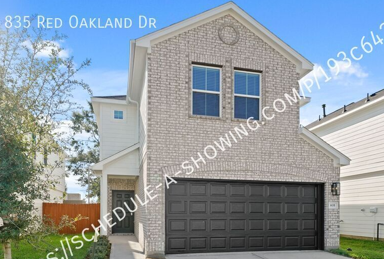 835 Red Oakland Dr